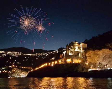 Noleggio Barca per Fuochi d'Artificio in Costiera Amalfitana